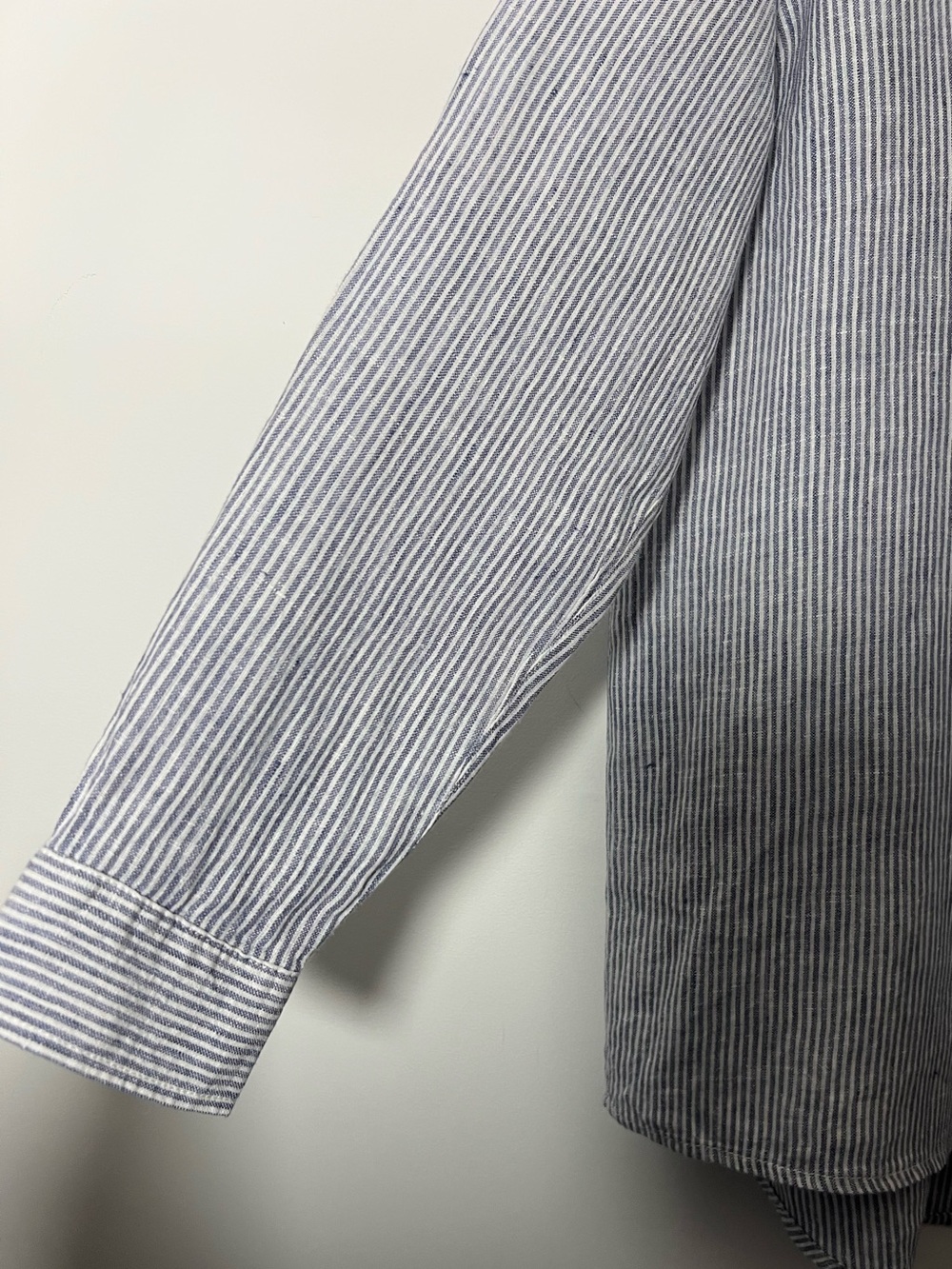 Tahari 100% Linen Classic Navy & White Vertical Stripe Button-Down Shirt Coastal - Picture 5 of 12
